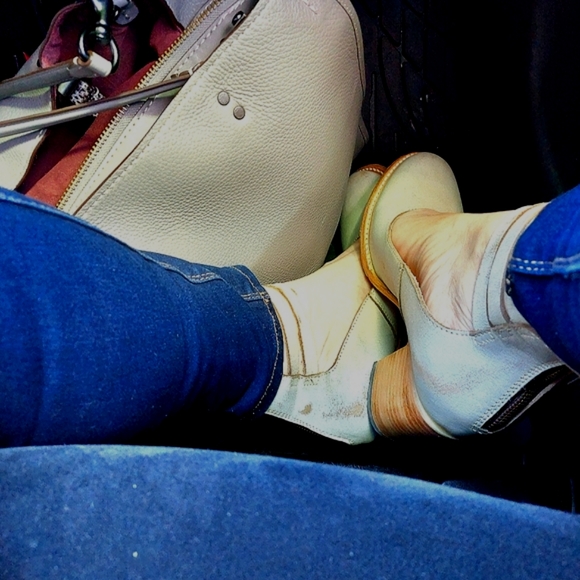 Fine leather Goods 🖤🩷🖤🦄 - Picture 3 of 3